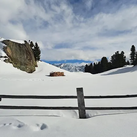 Am Brunnen * Ried im Oberinntal