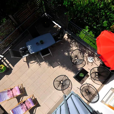 Am Brunnen * Ried im Oberinntal